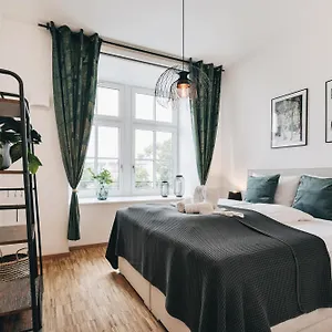 Apartament Oasis - Wohnen In - Netflix - Tiefgarage - Dachterrasse, Drezno